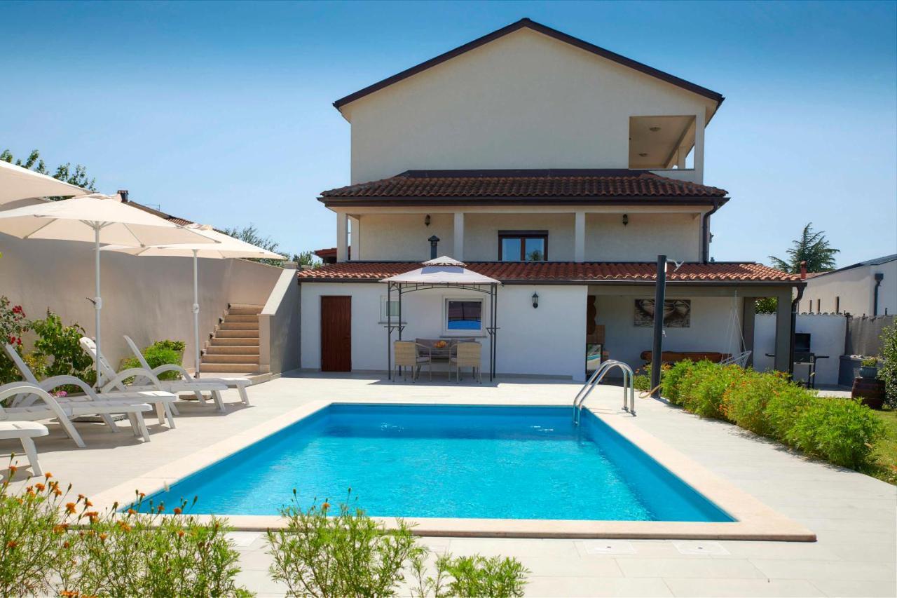 Holiday House Emma Burići Esterno foto