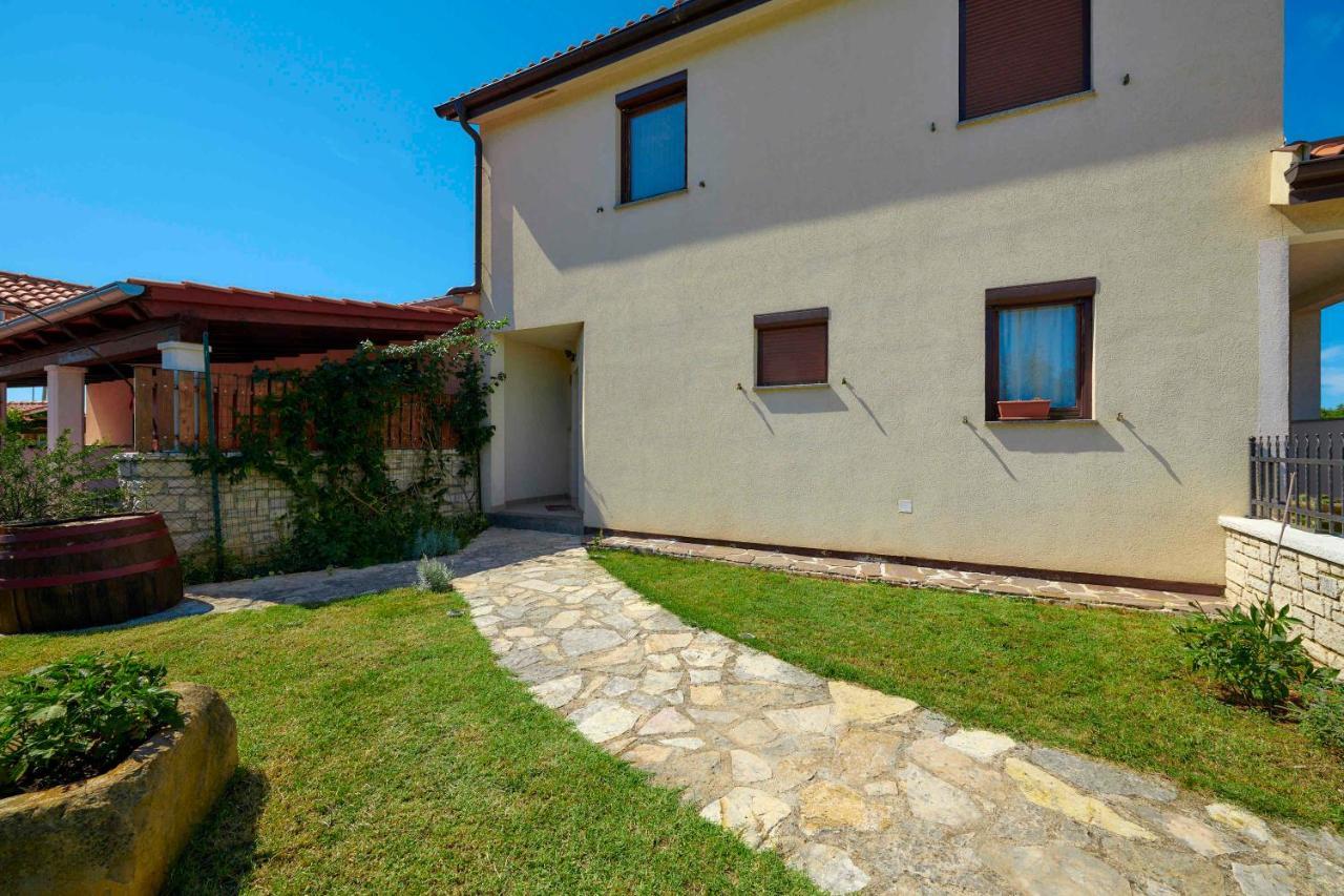 Holiday House Emma Burići Esterno foto
