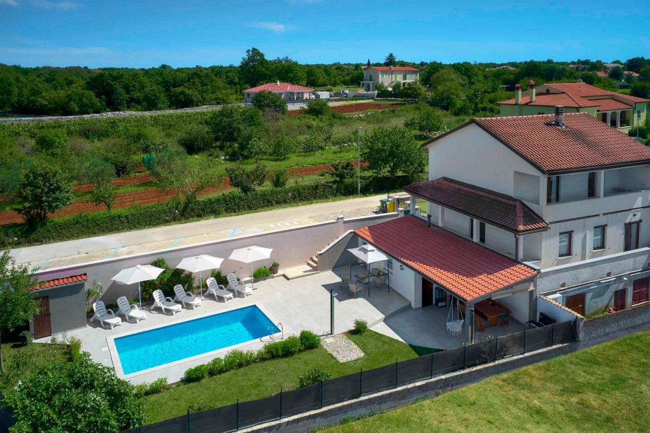 Holiday House Emma Burići Esterno foto