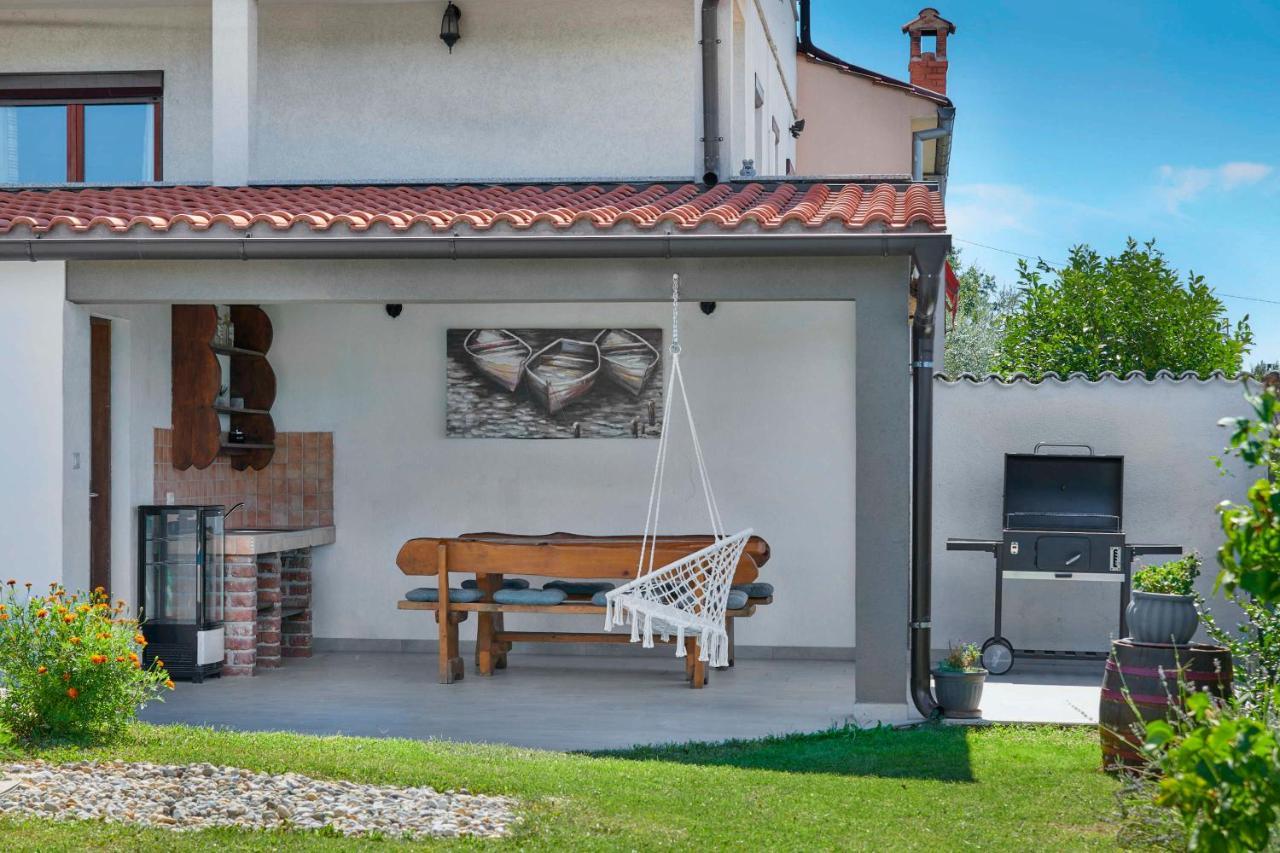 Holiday House Emma Burići Esterno foto