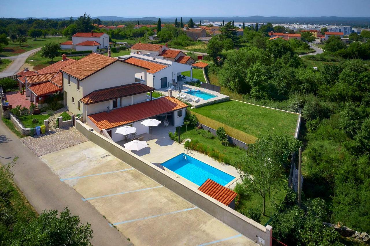 Holiday House Emma Burići Esterno foto