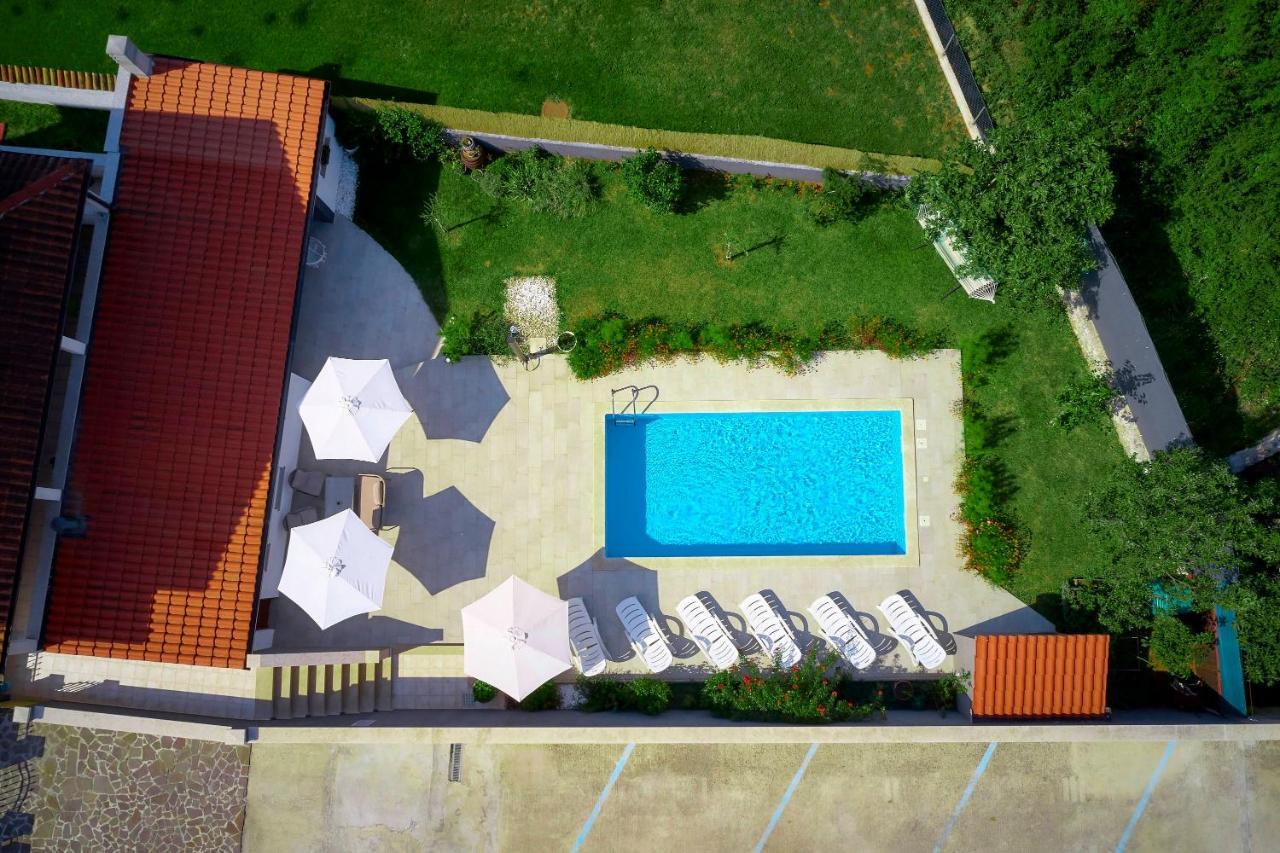 Holiday House Emma Burići Esterno foto